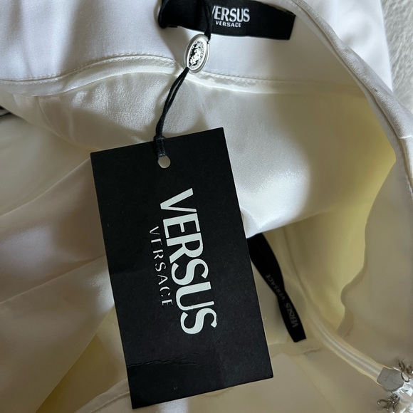 VERSUS VERSACE Striped Mini Skirt Size: S | US4, IT40 Medusa Safety Pin - Picture 7 of 10